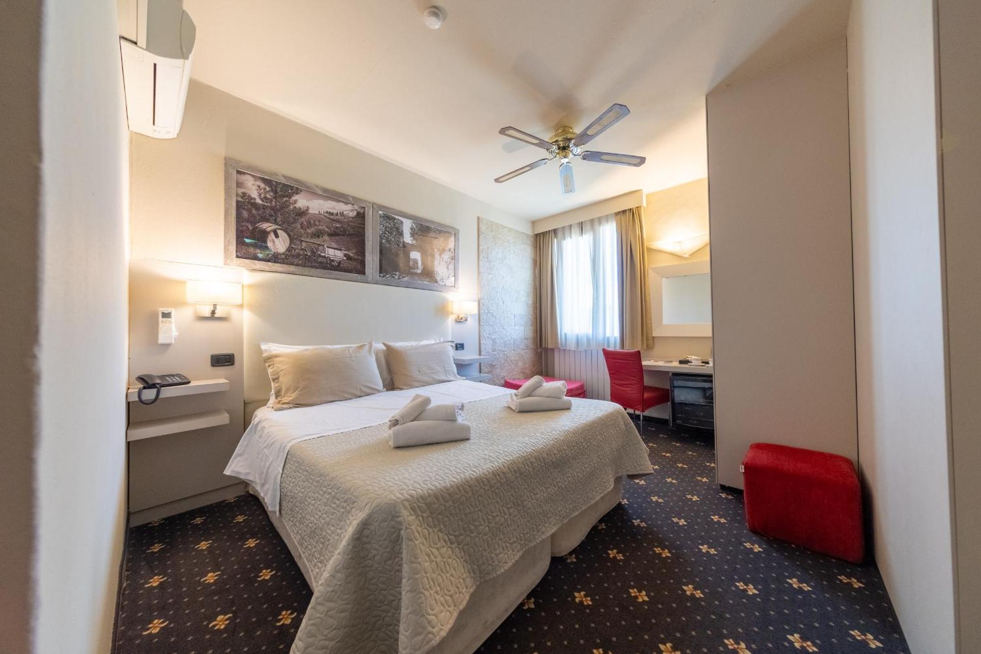 Hotel Antica Badia Volterra Esterno foto